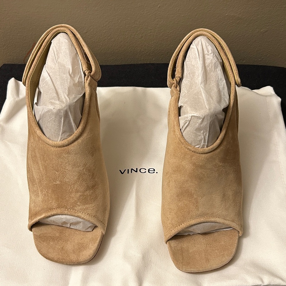 Vince • Quest Sandal • Size: 9.5